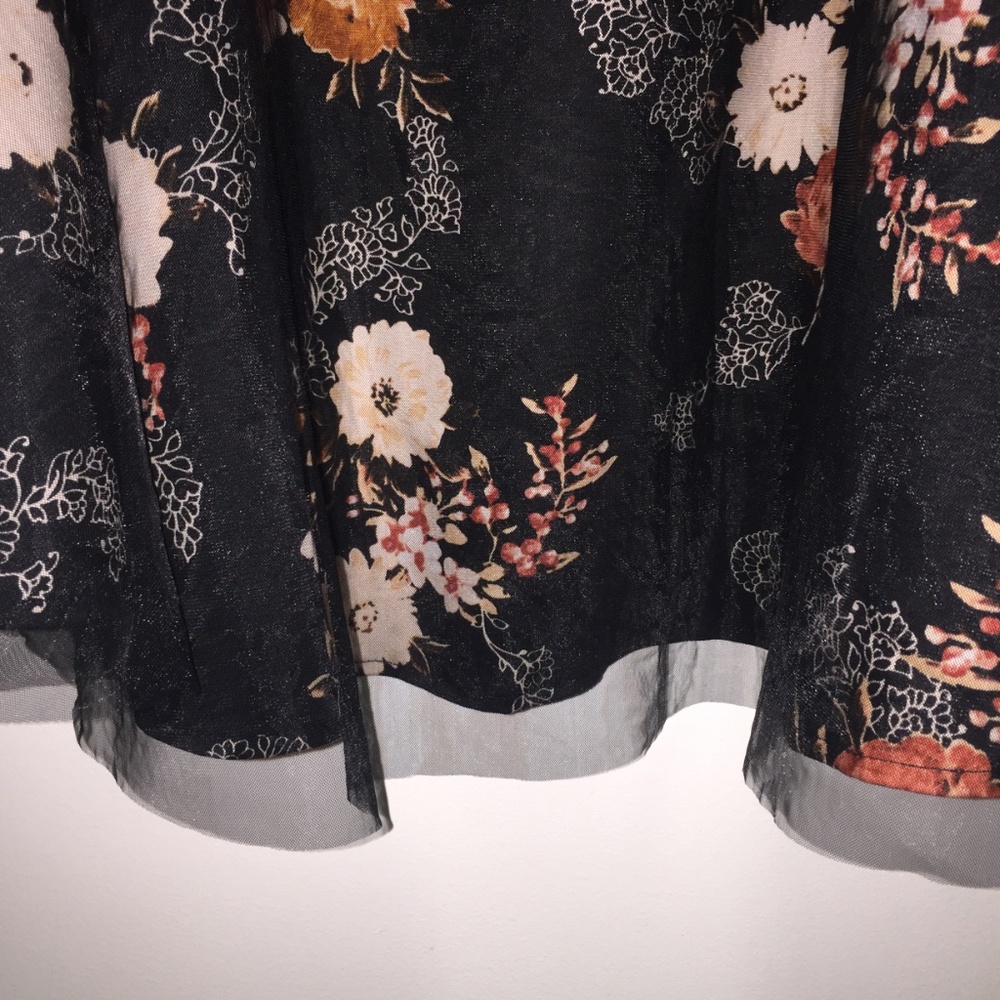 Torrid black skirt with floral print - Picture 5 of 5